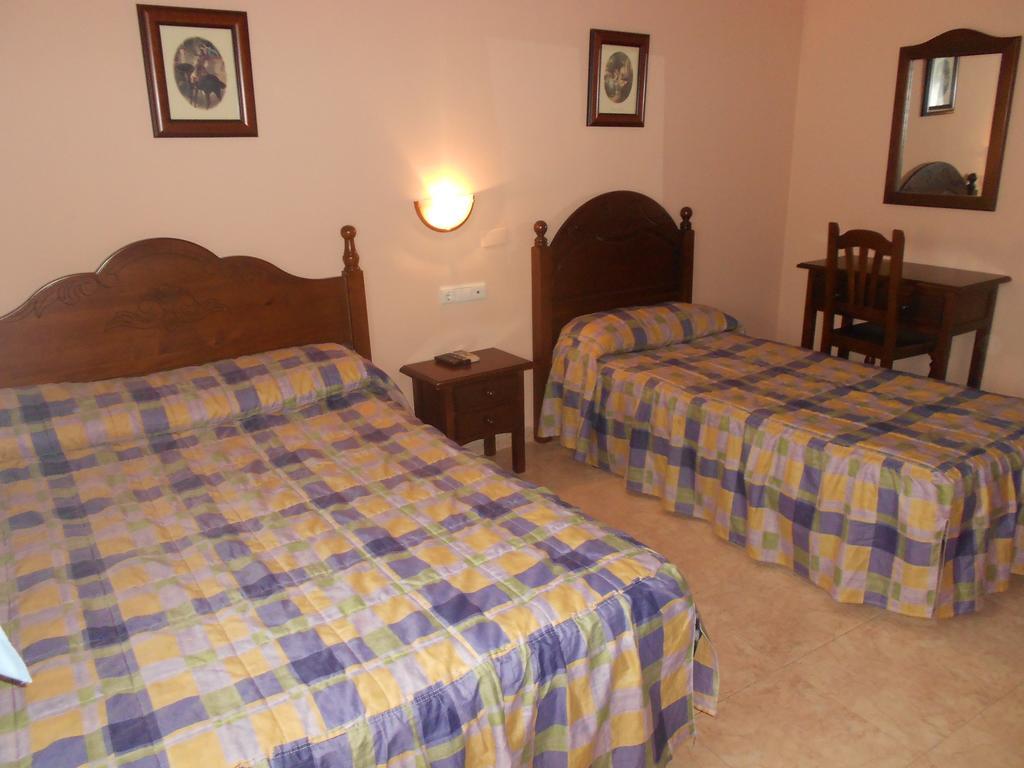 Hostal El Poligono Lucena Room photo