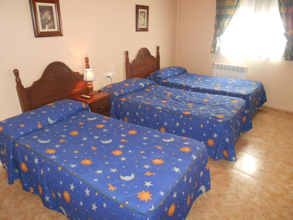 Hostal El Poligono Lucena Room photo